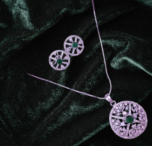 Green Dazzling Cubic Zirconia Contemporary American Diamond  Pendant With Chain For Women